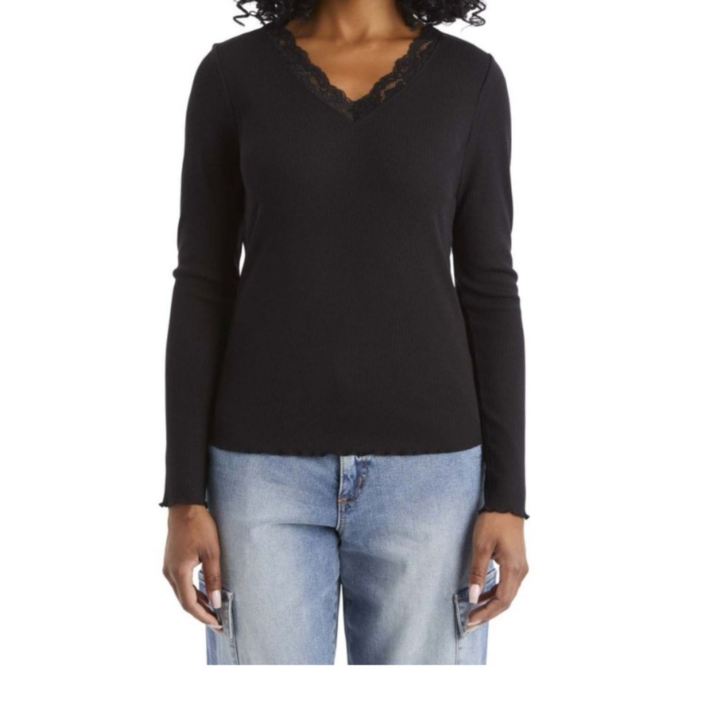 Jessica Simpson Lace Top (Bust 38”Length 23”)